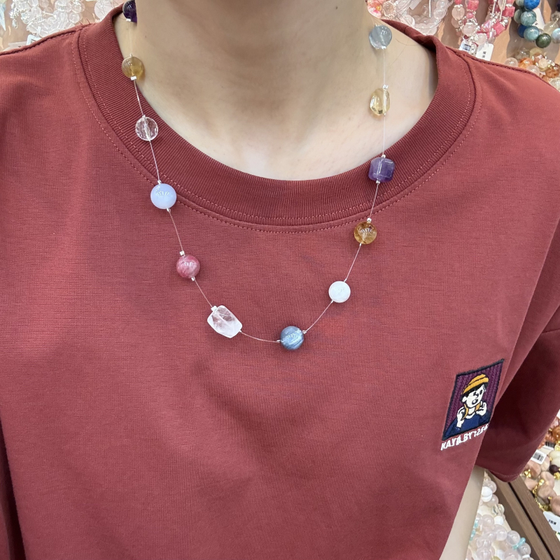 Nyaklánc — kristály anyag, kézműves, geometriális forma, horgászvonal lánc