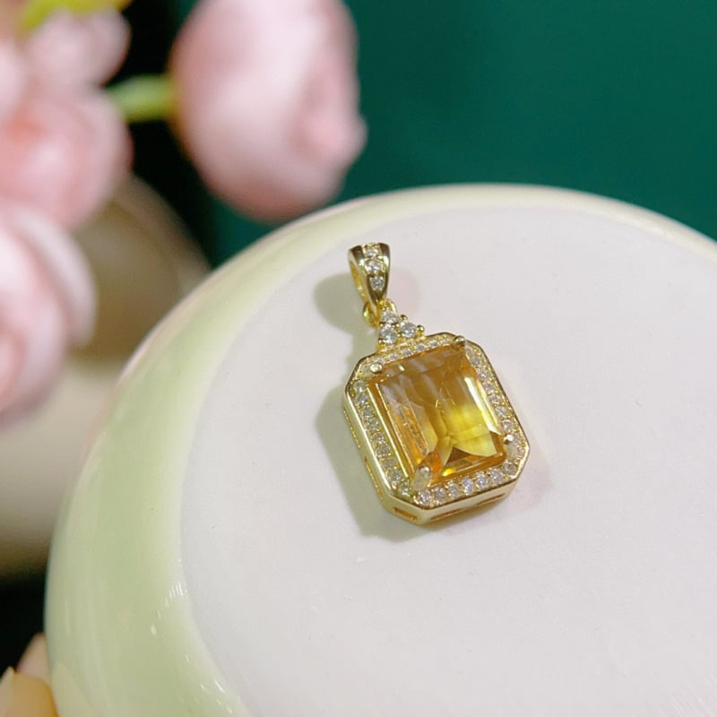 925 ezüst nyaklánc citrin kővel, geometriás design, beépített kő, minimalist stílus