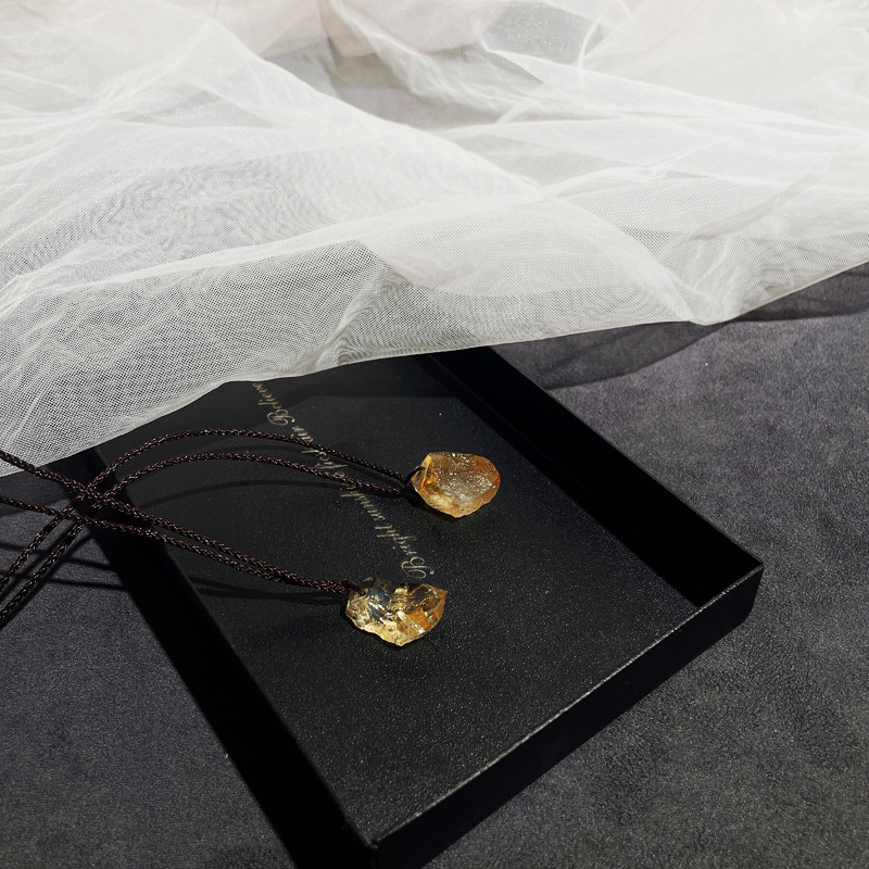 Colier cu citrin — piatră naturală citrin, lucrat manual, design original, Current brand (Material: Alte; Tratare: Manual; An/Sezonă: Vara 2024; Stil: Design original)