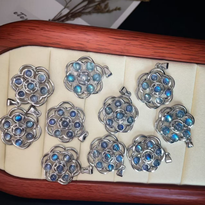 Kristálybeültetéses nyaklánc, geometriai forma, forgó medál, Tianbao Pavilion Jewelry