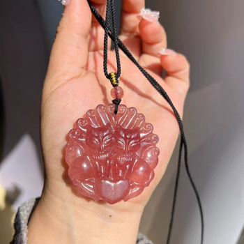 Nyaklánc kilencfarkú róka medállal, U-formájú, eper kristály, etnikai retro stílus, 2025 tavaszi megjelenés