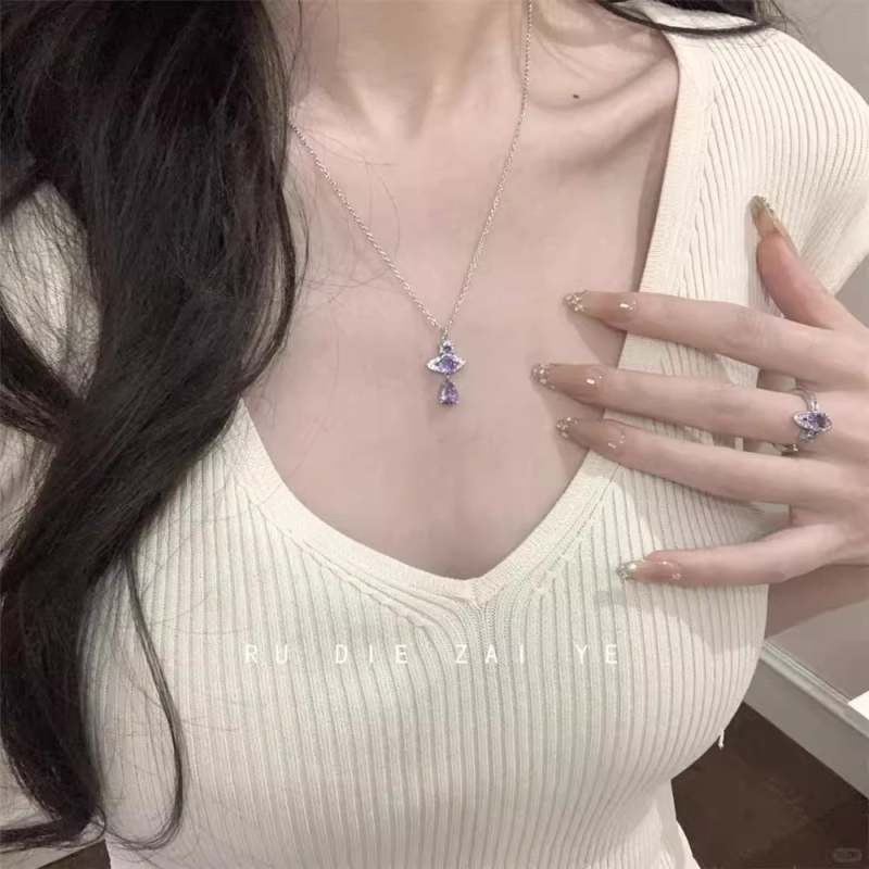 Réz nyaklánc csepp alakú medállal, szabályos lánccal, elektroplakált felülettel, anyag: réz, stílus: könnyű luxus