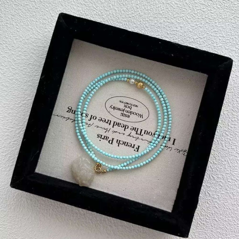 Geometriai alakú medálos nyaklánc mesterséges kristály medállal, szabályos lánccal, ősi módszerrel készült, nőknek