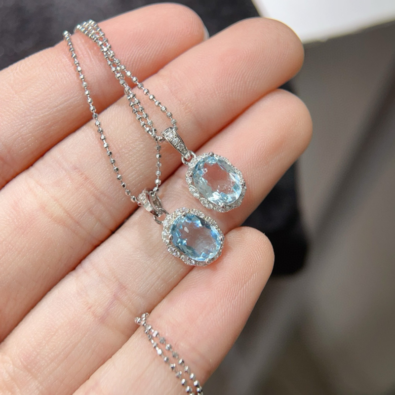 Akvamarin medálos nyaklánc 925-ös ezüstből, minimalist stílus