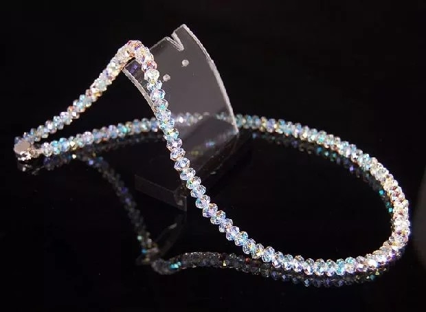 Nyaklánc | Gyöngyös lánc • Kristályos kezelés • Stílus: hullámzó, geometriai • Márka: Hui Xin Lan