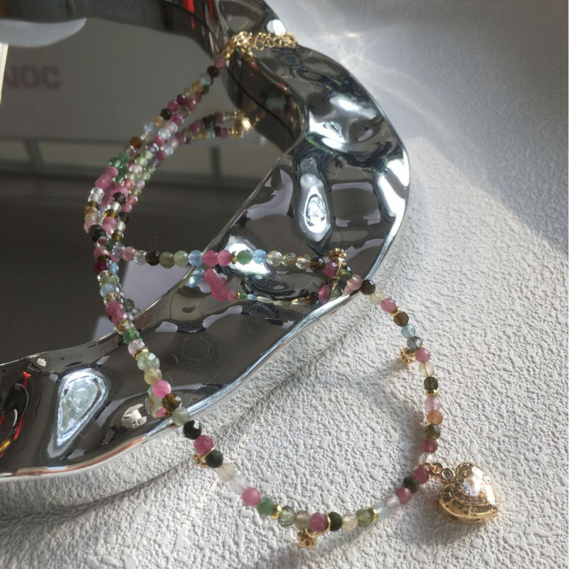 Κολιέ με χάντρες τουρμαλίνης και hair crystal κρύσταλλα, εξαρτήματα από ορείχαλκο, απλό ρετρό στυλ