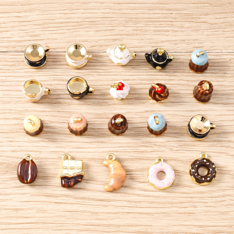 DIY ékszerkészítés kiegészítők – cinkötvözet – olajcseppentéses felület – minta: torta – 2025 nyári debütálás