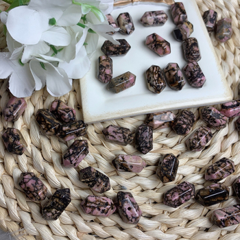 Kristály nyaklánc polírozott felülettel — Anyag: kristály; Feldolgozási technológia: polírozás; Stílus: divat