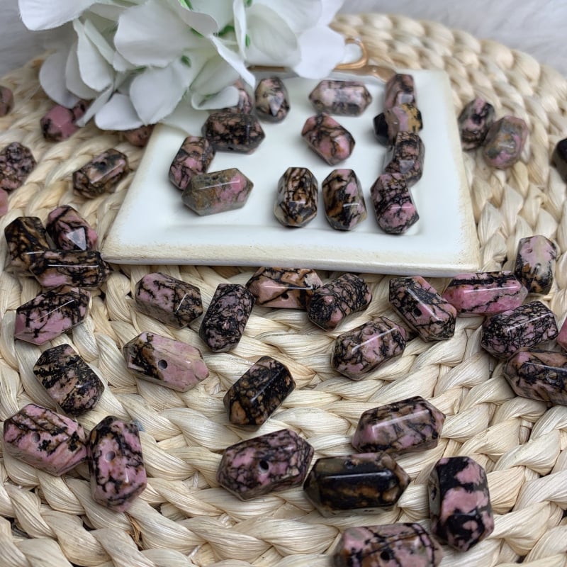 Kristály nyaklánc polírozott felülettel — Anyag: kristály; Feldolgozási technológia: polírozás; Stílus: divat