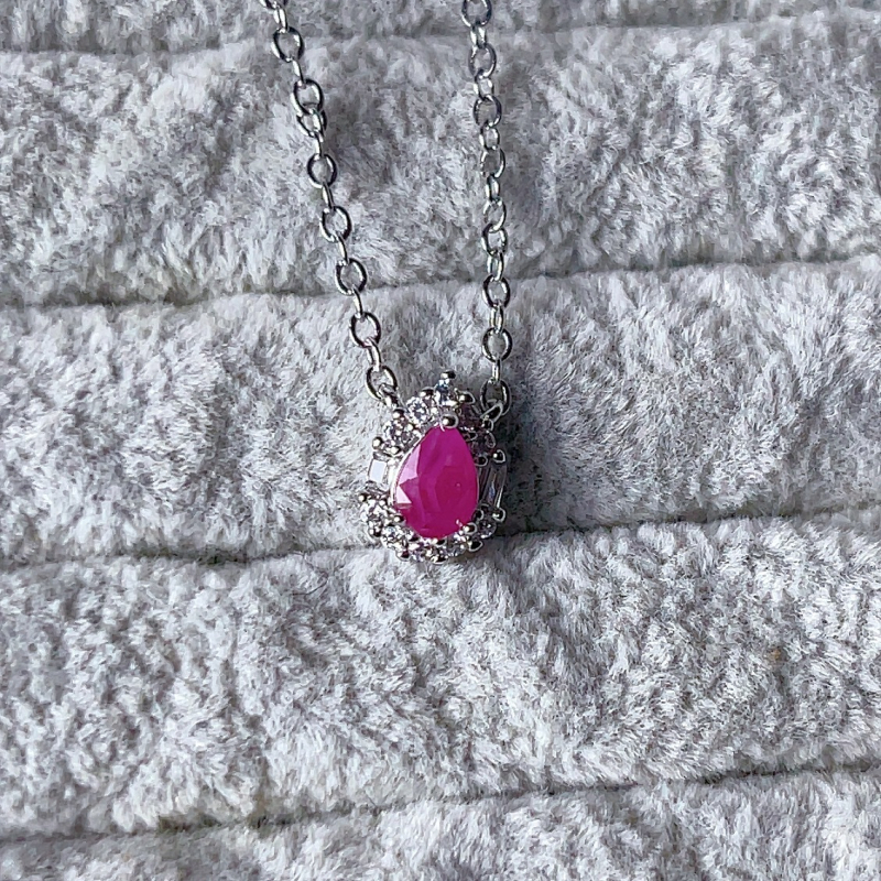 Ogrlica od bakra s posrebrenim premazom, geometrijski dizajn, mikrougrađeni cirkoni, Eric marka