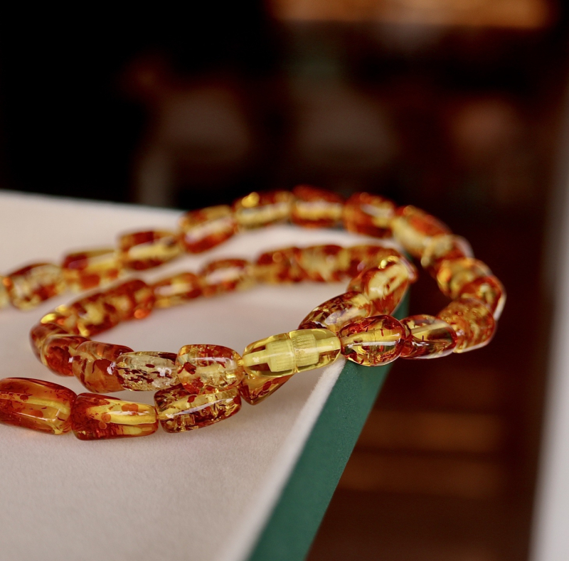 Colier din chihlimbar floral, design geometric, lucrat manual, stil simplu, primăvara 2025