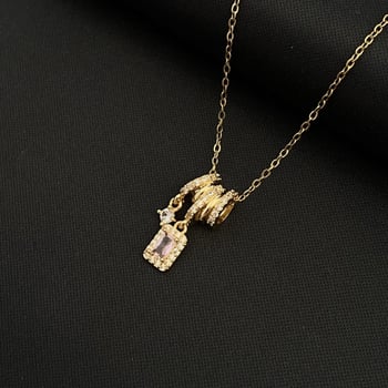 Bojtos négyszögletes nyaklánc rézmedállal, titánacél lánccal, mikro-inkruszált cirkón, 41–50 cm hosszú, elektroplatázás