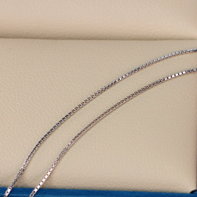 Ogrlica od umjetnog kristala, elektroplatiranje, običan lanac, geometrijski stil, za žene (Material: artificial crystal; Treatment: electroplating; Chain: regular chain; Style: geometric; For women)