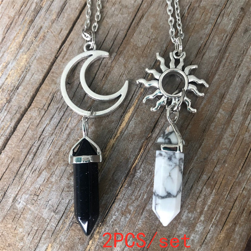 Ogrlica Mjesec i Sunce s privjeskom od legure; Materijal: Legura; Postup obrade: Elektroplating; Proizvodni broj AQ-1219; Kategorija: Ogrlica; Unisex