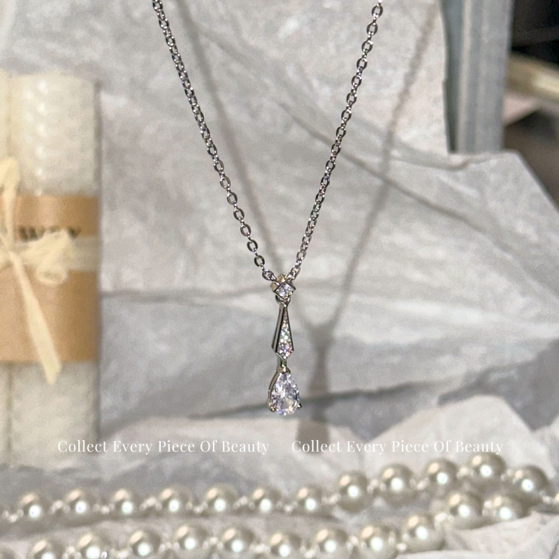 Réz nyaklánc ötvözet vízcsepp medállal, szabályos lánccal, 41–50 cm, könnyű luxus stílus