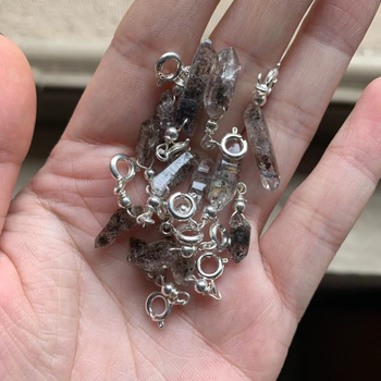 Kristály medálos nyaklánc, kézzel készített, geometriai kialakítás, kötél lánccal, uniszex