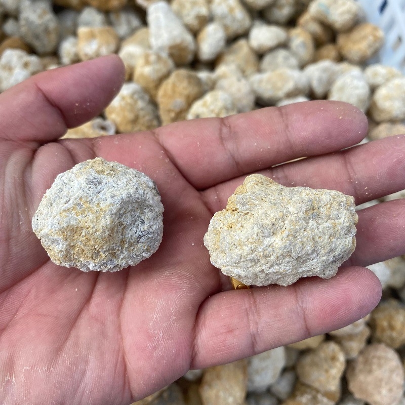 Agát-barlang kristály geológiai példány; Anyag: Agát; Kategória: Geometria; Csomagolás: PP zacskó; Anyagtípus: Kristály; Stílus: Modern egyszerűség