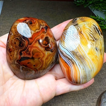 Sardonyx achát nyers kő kéz darab – modern minimalist stílus, kristályos anyag, PP zacskóban csomagolva