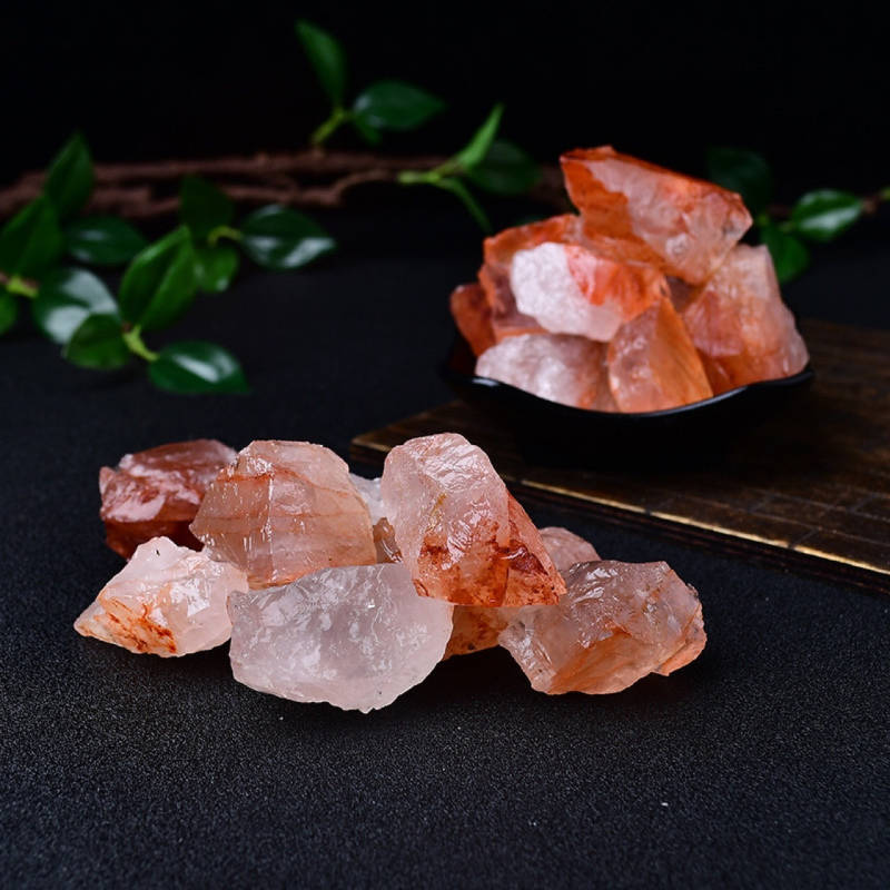 Prirodni crveni kristal – veliki surovi kamen za rezbarenje, mineralni uzorak za učenje
