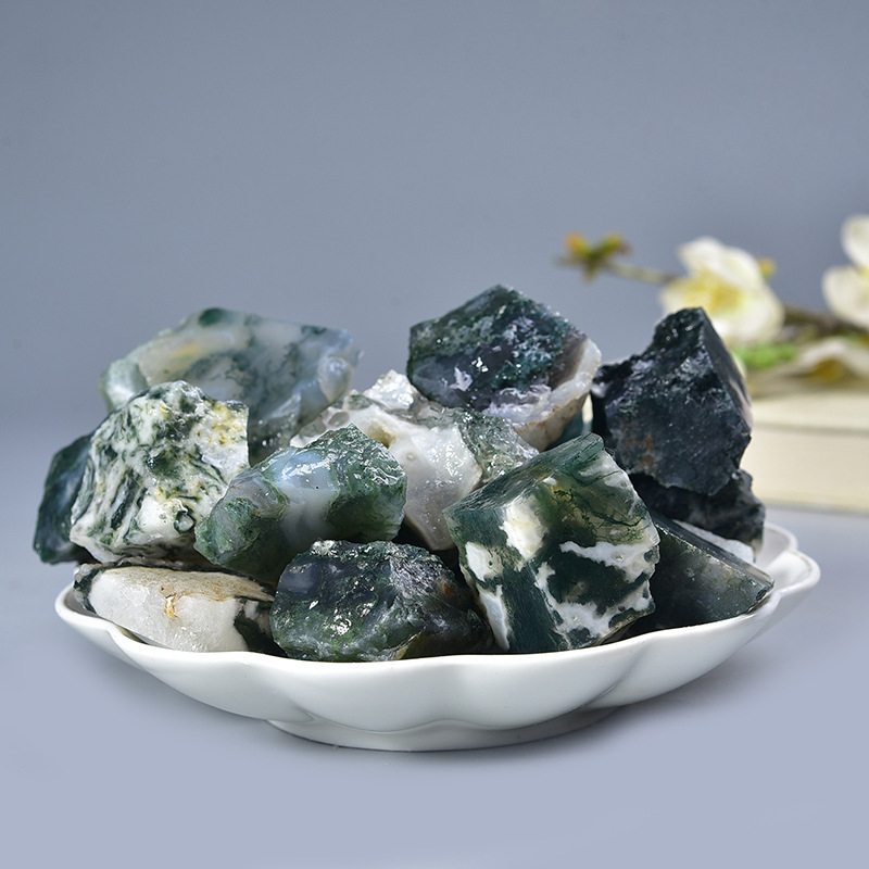 Dekorativni kristalni kamen aqua-agate za akvarij; Xueteng Crystal marka; stil moderni minimalizam; pakiranje: PP vrećica.