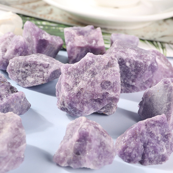 Purpurni muskovitni kristalni surovi kamen Qingyida — Pakiranje pojedinačno u PP vrećicu — Moderna minimalistička stil