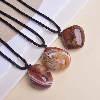 Agatni kristalni privjesak – moderan minimalistički stil, spreman za poklon za rođendan, putovanje ili zabavu