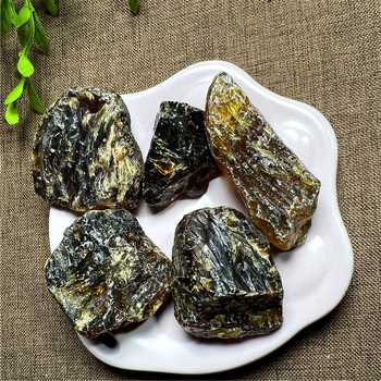 Jantarni kristalni grub kamen ukras — Brand: Fuyihui Crystal Jewelry, Modern Stil, Individualno pakirano u PP vrećicu