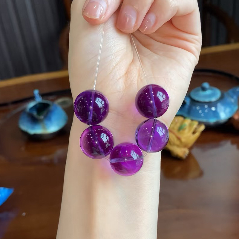 Βραχιόλι με χάντρες αμέθυστου, ασημένια στοιχεία 925, συσκευασία κουτί δώρου, κυκλοφορία άνοιξη 2025