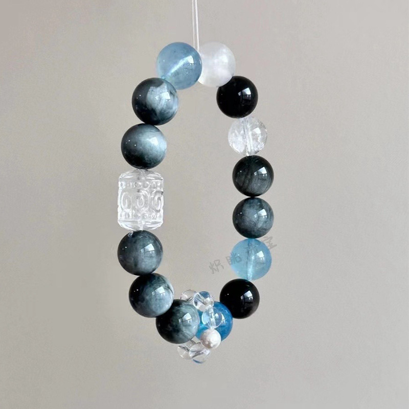 Βραχιόλι με Moonstone και κρύσταλλους, πρωτότυπος σχεδιασμός, ατομική συσκευασία, Άνοιξη 2025, διακριτική πολυτέλεια