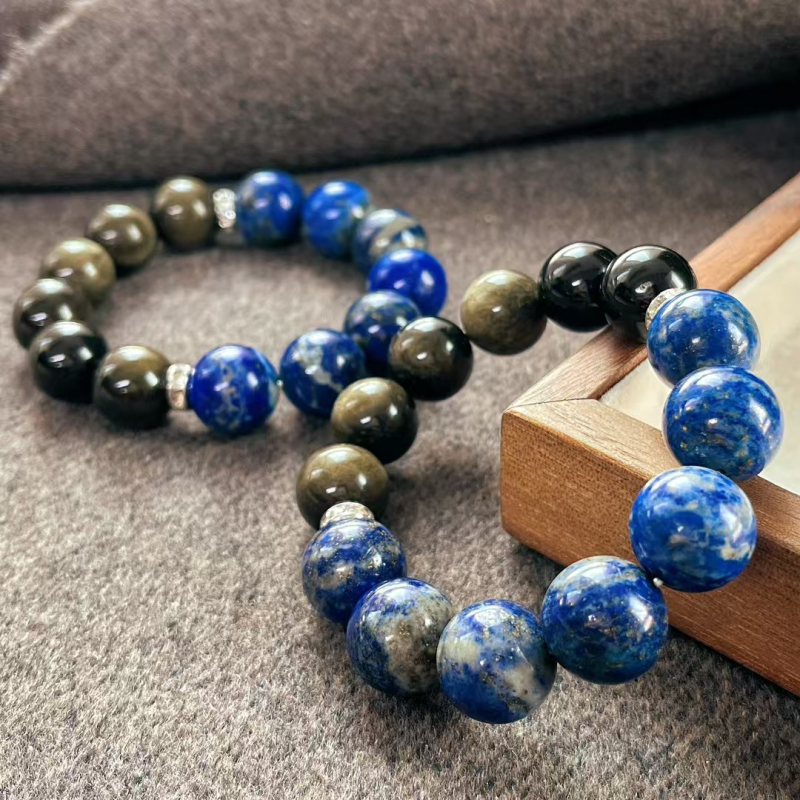 Női karkötő lápisz lazuli-ból, kézzel készített, geometriai stílus, irodalmi retro dizájn