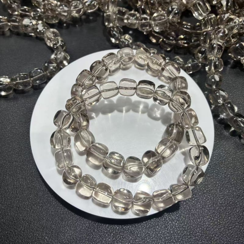 Narukvica od čajnog kristala, prirodni kristal, fino poliranje, unisex, prirodni stil, ljeto 2024