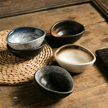 Японски стил керамична чиния за подправки и дипове – кръгла, с декоративен дизайн, глазирана повърхност, микровълнова безопасна