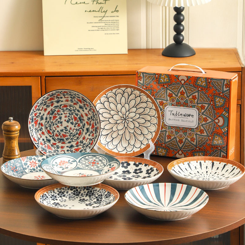 Farfurie de porțelan cu model plante și flori, suprafață cu subglazură color, stil retro ușor lux, compatibil cu microunde