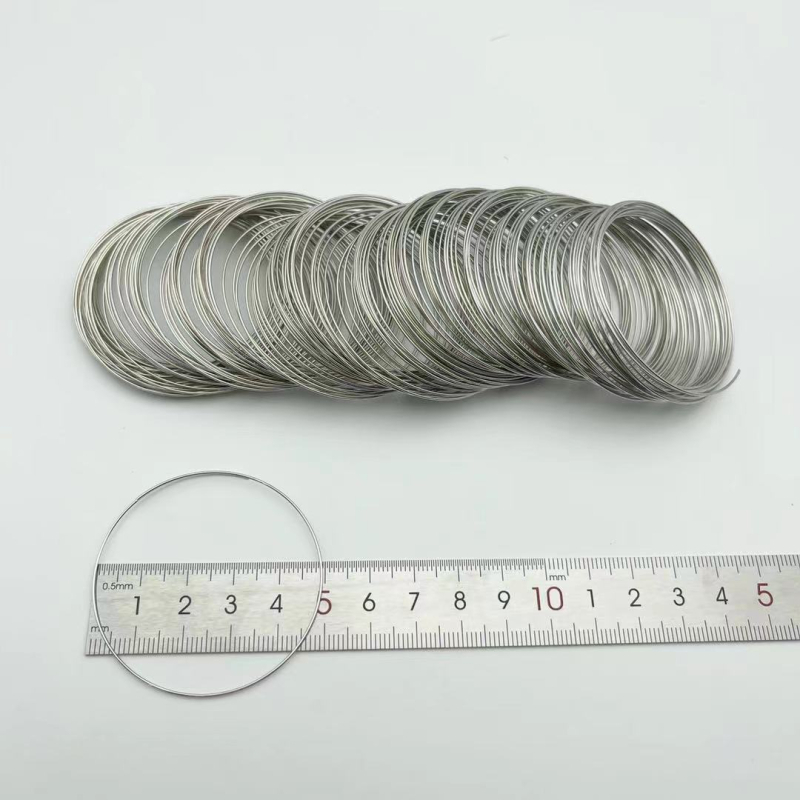Narukvica od memorijske žice - elektroplatirani metal, izvorni dizajn YTSP