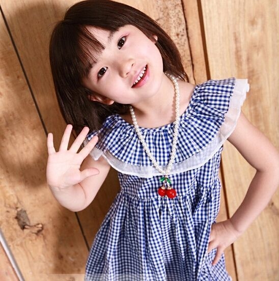 Детско колие с перли, корейски стил, мотив череши, ръчно изработено, медальон от сплав