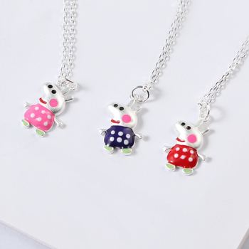 Kakloji su kiaulytės pakabuku, 925 sidabras, kryžminė grandinė, vaikų/animacinis stilius (pakabukas kiaulė; 925 sidabras; kryžminė grandinė; vaikų/animacinis stilius; personalizavimas prieinamas)