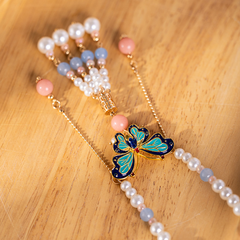 Karoliai - rankų darbo, dirbtinės perlais, vaikiško stiliaus, vabzdžio formos pakabukas, įprasta grandinė, Pavasaris 2023