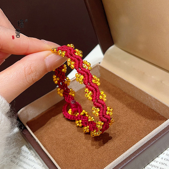 Bakrena narukvica s elektroplatnim završnim slojem, motiv zodijaka, od P·z Accessories — jesen 2025 izdanje