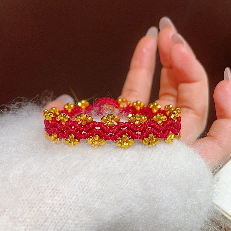 Bakrena narukvica s elektroplatnim završnim slojem, motiv zodijaka, od P·z Accessories — jesen 2025 izdanje