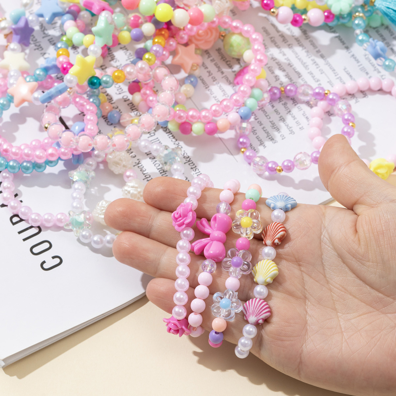 Dječja elastična narukvica od akrilnih perlica s geometrijskim uzorkom, ručna izrada, unisex, proljeće 2024