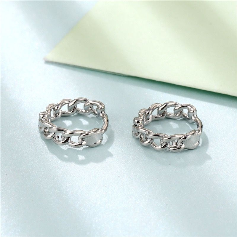 Bakreni geometrijski naušnici s lančićem – elektroplatinirani, minimalistički dizajn, originalni stil, za parove