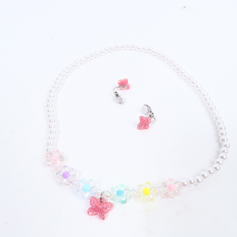 Set nakita za djecu od perlica: naušnice, ogrlica i prsten s privjeskom cvjetnog motiva; ručna izrada; lanac s kuglicama