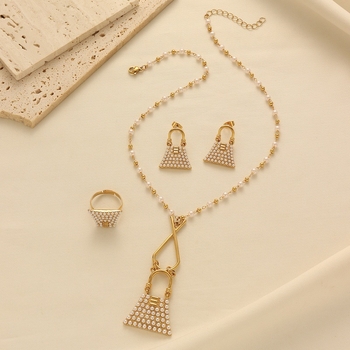 Set od tri dijela: lanac, naušnice i torbica; legura; elektroplatiranje; etnički stil; uzorak Kitty/Snoopy