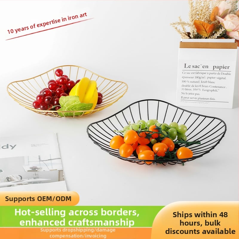 Vasból készült szabálytalan alakú gyümölcskosár konyhához és nappaliba, vízelvezető és tároló funkció, világos luxus retro stílus