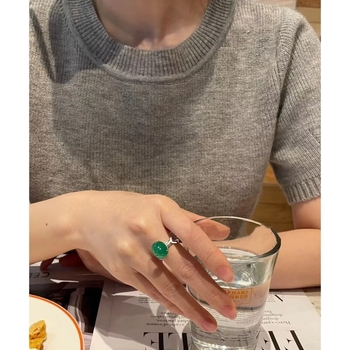 Jado žiedas su kiaušinio formos cabochonu, 18K aukso įtvirtinimas, natūralus A klasės jade