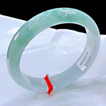 Jade apyrankė, rankų darbas, natūralus stilius, gėlių motyvas