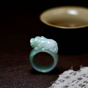 Jadeito Pixiu žiedas vyrams, ledinio vaško išgraviruotas žvėries totemas su sertifikatu