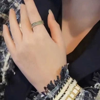 Rankų darbo nefrito žiedas su aukso įdėklu, unisex dizainas, 2024 m. pavasaris