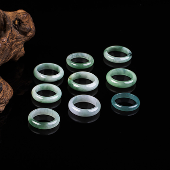 Follow the Rise jadeito žiedas, rankų darbas, ledinis vaško jadeitas, apvalios formos, unisex dizainas