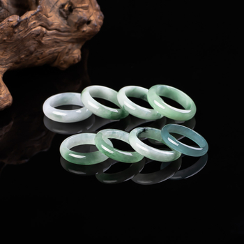 Follow the Rise jadeito žiedas, rankų darbas, ledinis vaško jadeitas, apvalios formos, unisex dizainas